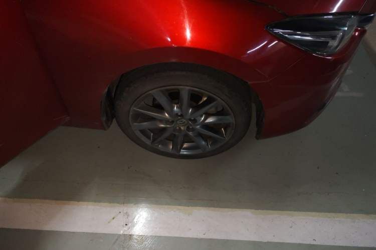 Used Mazda 3 Axela 2017 Hatchback 2.0L Automatic Sport Model China V Emission Standard Right Front Wheel Hub