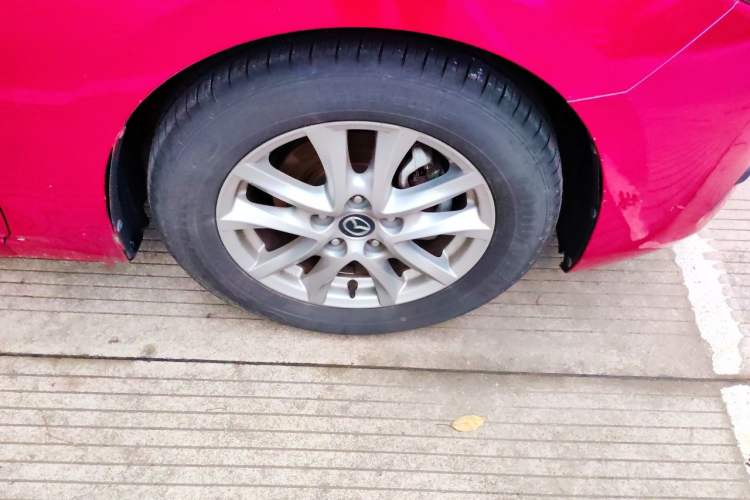 Used Mazda 3 Axela 2017 Sedan 1.5L Automatic Luxury Model China VI Standard Right Front Wheel Hub