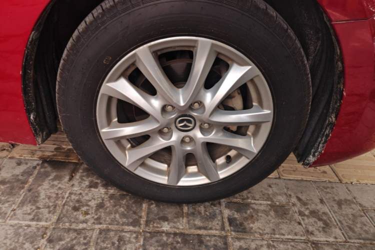 Used Mazda 3 Axela 2017 Sedan 1.5L Automatic Comfort Model Emission Standard China V Right Front Wheel Hub