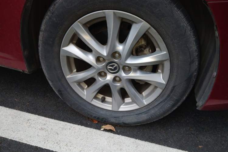 Used Mazda 3 Axela 2017 Sedan 1.5L Automatic Comfort Model Emission Standard China V Right Front Wheel Hub
