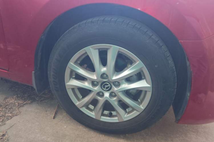Used Mazda 3 Axela 2017 Sedan 1.5L Automatic Comfort Model Emission Standard China V Right Front Wheel Hub