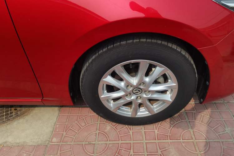 Used Mazda 3 Axela 2017 Sedan 1.5L Automatic Luxury Model Emission Standard China V Right Front Wheel Hub