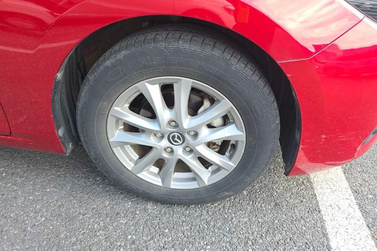 Used Mazda 3 Axela 2017 Sedan 1.5L Automatic Luxury Model Emission Standard China V Right Front Wheel Hub