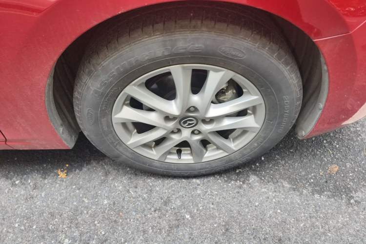 Used Mazda 3 Axela 2017 Sedan 1.5L Automatic Luxury Model Emission Standard China V Right Front Wheel Hub