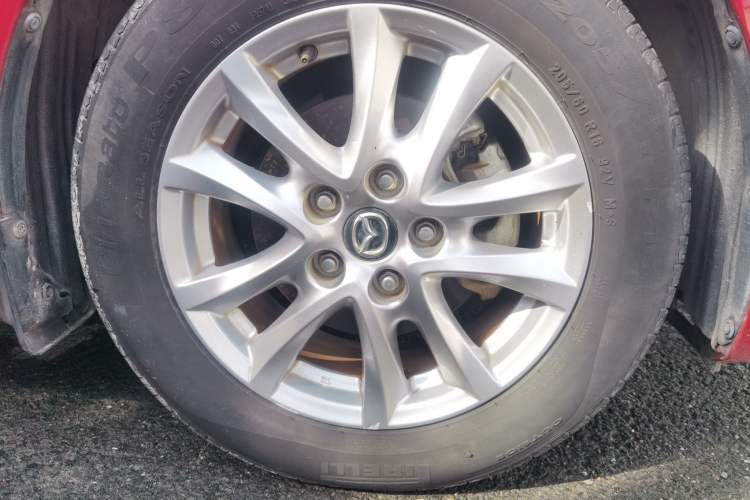 Used Mazda 3 Axela 2017 Sedan 1.5L Automatic Comfort Model Emission Standard China V Right Front Wheel Hub