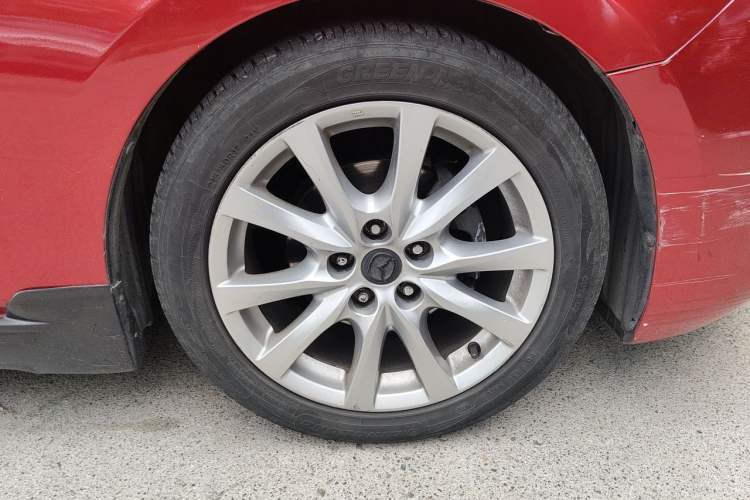 Used Mazda 3 Axela 2017 Sedan 1.5L Automatic Luxury Model Emission Standard China V Right Front Wheel Hub