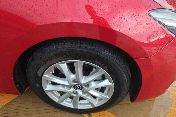 Used Mazda 3 Axela 2017 Sedan 1.5L Automatic Luxury Model Emission Standard China V Right Front Wheel Hub