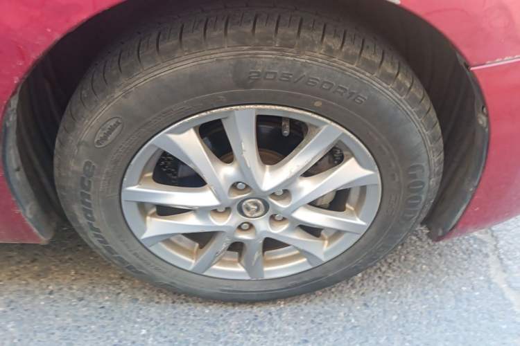 Used Mazda 3 Axela 2017 Hatchback 1.5L Automatic Luxury Model Emission Standard China V Right Front Wheel Hub