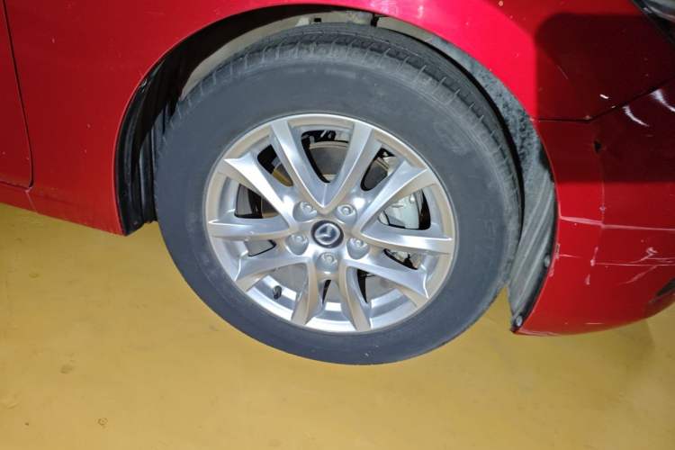 Used Mazda 3 Axela 2017 Sedan 1.5L Automatic Luxury Model Emission Standard China V Right Front Wheel Hub