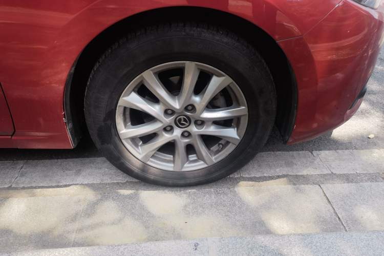 Used Mazda 3 Axela 2017 Sedan 1.5L Automatic Luxury Model Emission Standard China V Right Front Wheel Hub