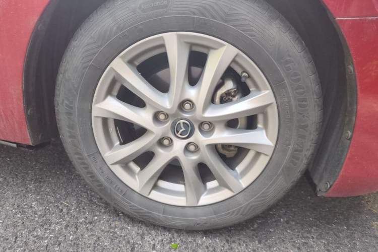 Used Mazda 3 Axela 2017 Sedan 1.5L Automatic Comfort Model Emission Standard China V Right Front Wheel Hub