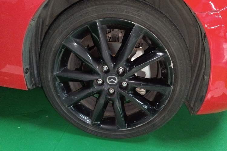 Used Mazda 3 Axela 2017 Hatchback 2.0L Automatic Luxury Model China VI Standard Right Front Wheel Hub