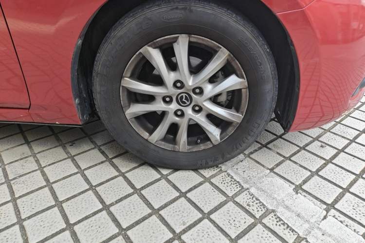 Used Mazda 3 Axela 2017 Sedan 1.5L Automatic Luxury Model Emission Standard China V Right Front Wheel Hub