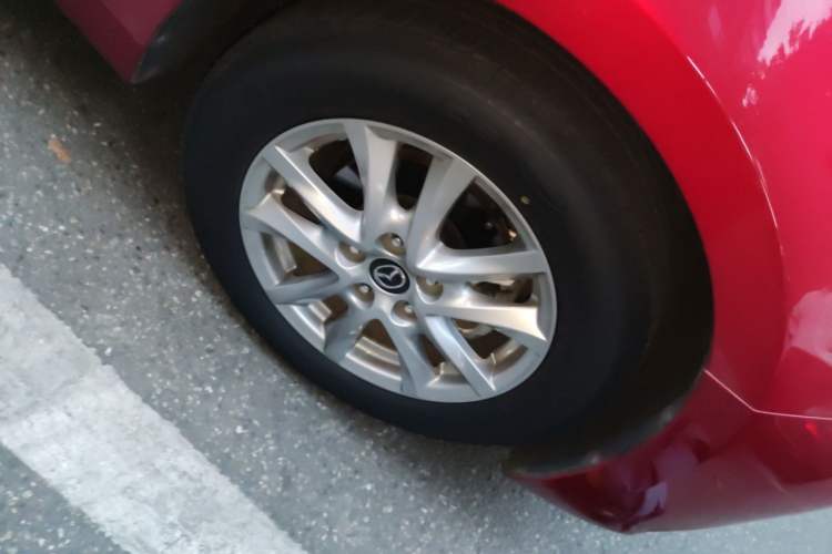 Used Mazda 3 Axela 2017 Sedan 1.5L Automatic Comfort Model Emission Standard China V Right Front Wheel Hub