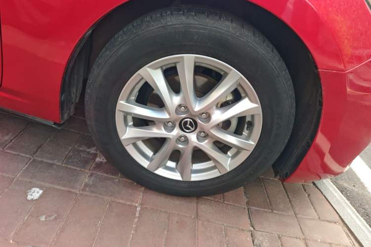 Used Mazda 3 Axela 2017 Sedan 1.5L Automatic Comfort Model Emission Standard China V Right Front Wheel Hub