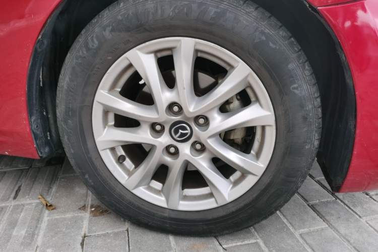 Used Mazda 3 Axela 2017 Sedan 1.5L Automatic Luxury Model Emission Standard China V Right Front Wheel Hub