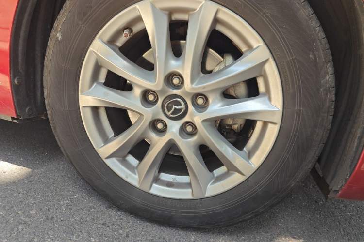 Used Mazda 3 Axela 2017 Sedan 1.5L Automatic Luxury Model Emission Standard China V Right Front Wheel Hub
