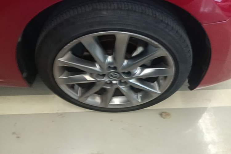 Used Mazda 3 Axela 2017 Hatchback 2.0L Automatic Luxury Model Emission Standard China V Right Front Wheel Hub