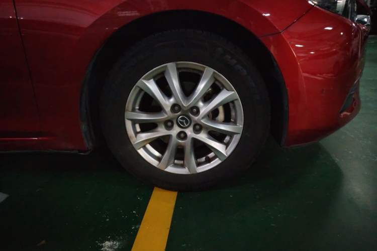 Used Mazda 3 Axela 2017 Sedan 1.5L Automatic Comfort Model Emission Standard China V Right Front Wheel Hub