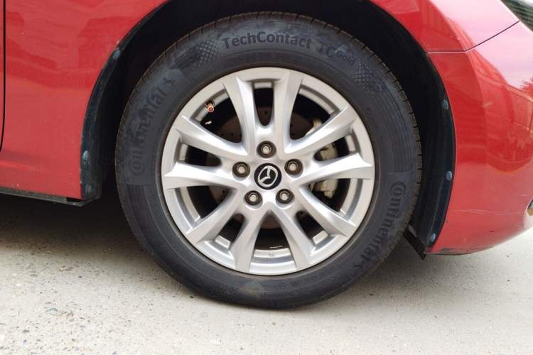 Used Mazda 3 Axela 2017 Sedan 1.5L Automatic Luxury Model Emission Standard China V Right Front Wheel Hub