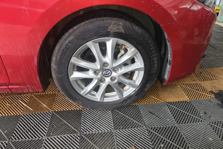 Used Mazda 3 Axela 2017 Sedan 1.5L Automatic Luxury Model Emission Standard China V Right Front Wheel Hub