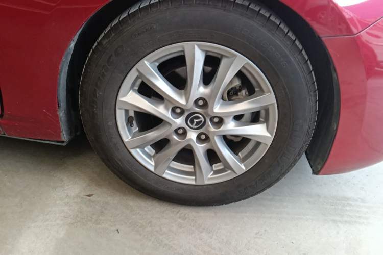 Used Mazda 3 Axela 2017 Sedan 1.5L Automatic Comfort Model China VI Standard Right Front Wheel Hub
