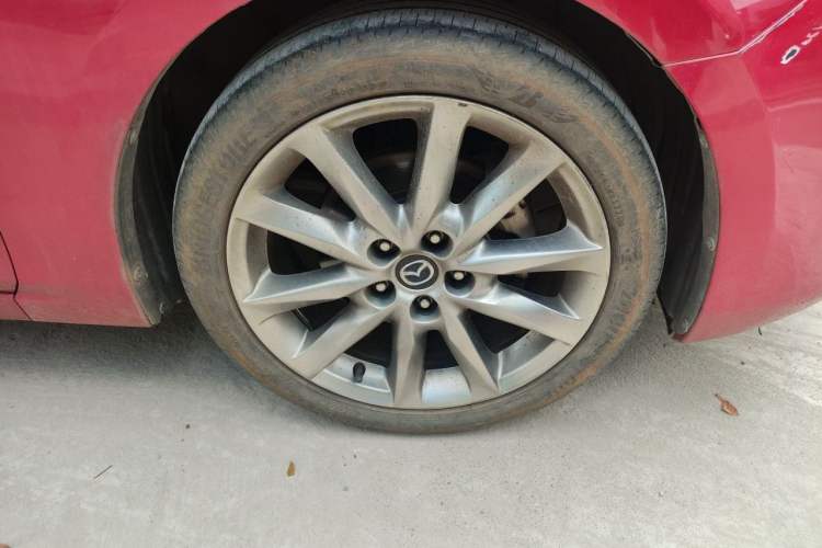 Used Mazda 3 Axela 2017 Hatchback 2.0L Automatic Sport Model China V Emission Standard Right Front Wheel Hub