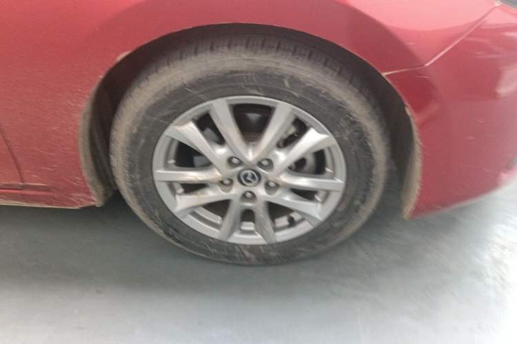 Used Mazda 3 Axela 2017 Sedan 1.5L Automatic Luxury Model Emission Standard China V Right Front Wheel Hub