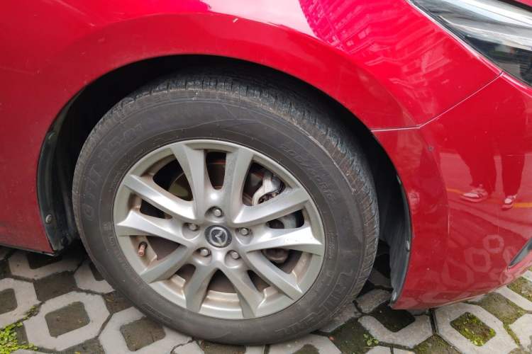 Used Mazda 3 Axela 2017 Sedan 1.5L Automatic Luxury Model Emission Standard China V Right Front Wheel Hub