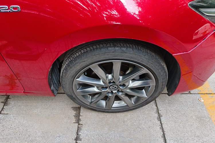 Used Mazda 3 Axela 2017 Hatchback 2.0L Automatic Sport Model China V Emission Standard Right Front Wheel Hub