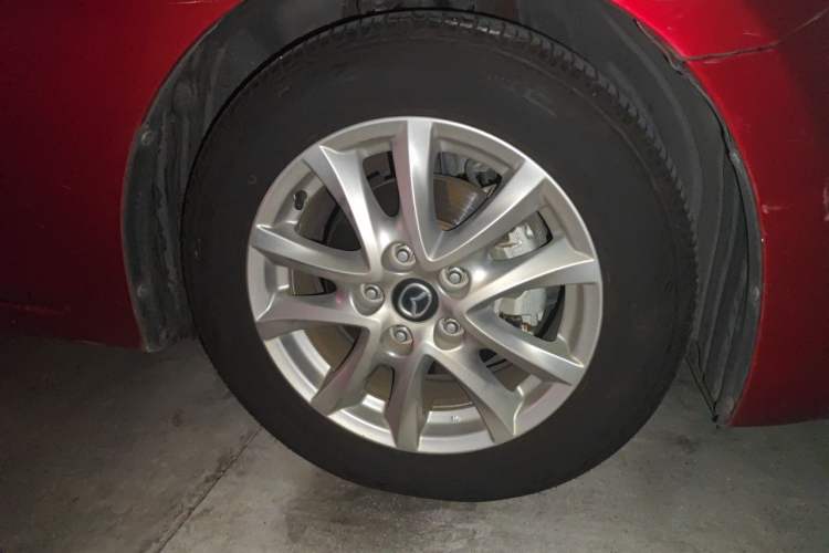 Used Mazda 3 Axela 2017 Sedan 1.5L Automatic Luxury Model Emission Standard China V Right Front Wheel Hub