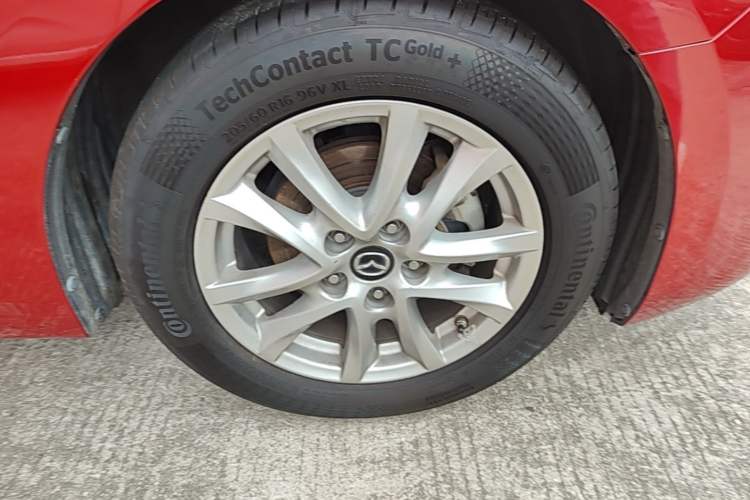 Used Mazda 3 Axela 2017 Sedan 1.5L Automatic Luxury Model China VI Standard Right Front Wheel Hub