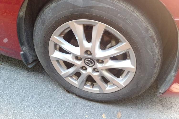 Used Mazda 3 Axela 2017 Sedan 1.5L Automatic Luxury Model Emission Standard China V Right Front Wheel Hub
