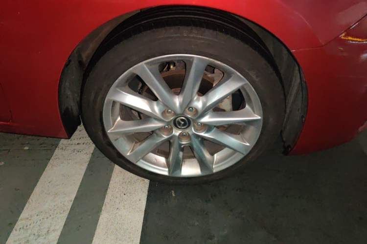 Used Mazda 3 Axela 2017 Sedan 2.0L Automatic Flagship Model China V Standard Right Front Wheel Hub