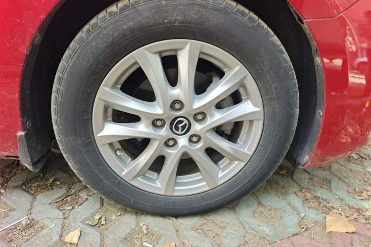 Used Mazda 3 Axela 2017 Hatchback 1.5L Automatic Luxury Model Emission Standard China V Right Front Wheel Hub