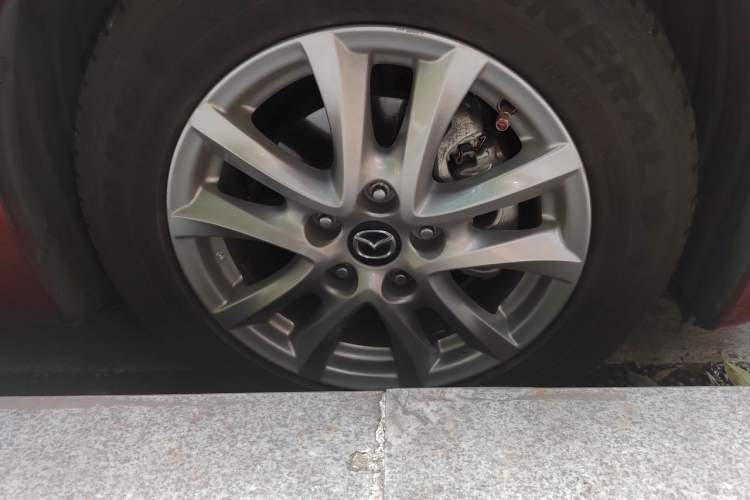 Used Mazda 3 Axela 2017 Sedan 1.5L Automatic Luxury Model China VI Standard Right Front Wheel Hub