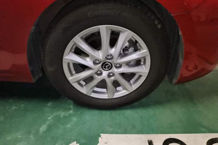 Used Mazda 3 Axela 2017 Sedan 1.5L Automatic Luxury Model Emission Standard China V Right Front Wheel Hub