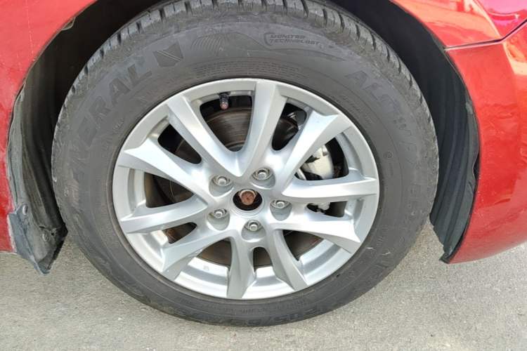 Used Mazda 3 Axela 2017 Sedan 1.5L Automatic Luxury Model Emission Standard China V Right Front Wheel Hub