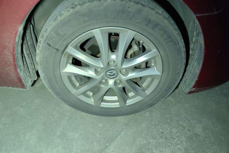 Used Mazda 3 Axela 2017 Sedan 1.5L Automatic Luxury Model Emission Standard China V Right Front Wheel Hub