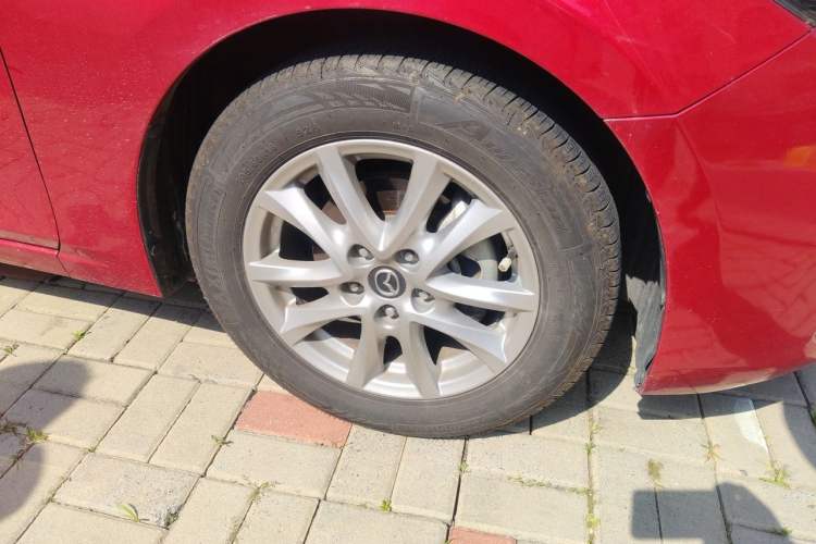 Used Mazda 3 Axela 2017 Sedan 1.5L Automatic Comfort Model China VI Standard Right Front Wheel Hub