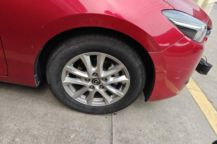 Used Mazda 3 Axela 2017 Sedan 1.5L Automatic Luxury Model Emission Standard China V Right Front Wheel Hub