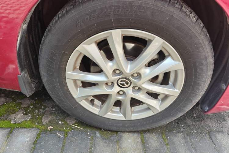 Used Mazda 3 Axela 2017 Sedan 1.5L Automatic Luxury Model Emission Standard China V Right Front Wheel Hub