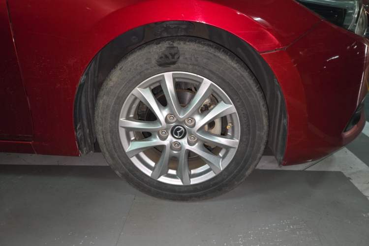Used Mazda 3 Axela 2017 Sedan 1.5L Automatic Luxury Model China VI Standard Right Front Wheel Hub