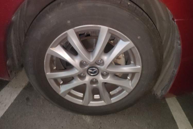 Used Mazda 3 Axela 2017 Sedan 1.5L Manual Luxury Model Emission Standard China V Right Front Wheel Hub