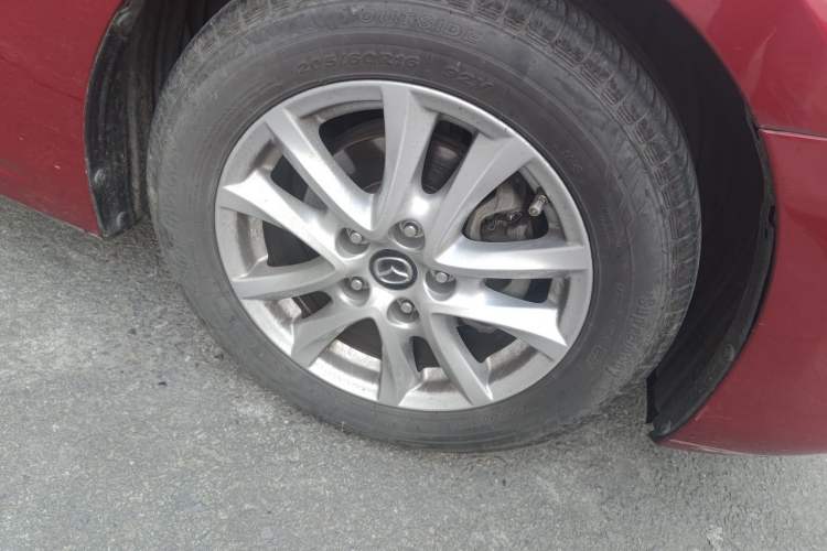 Used Mazda 3 Axela 2017 Hatchback 1.5L Automatic Luxury Model Emission Standard China V Right Front Wheel Hub