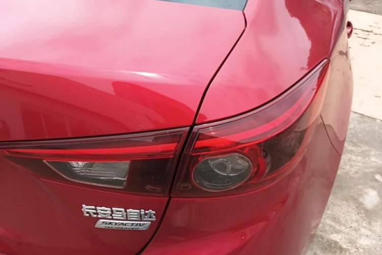 Used Mazda 3 Axela 2017 Sedan 1.5L Automatic Luxury Model Emission Standard China V Right Rear Taillight
