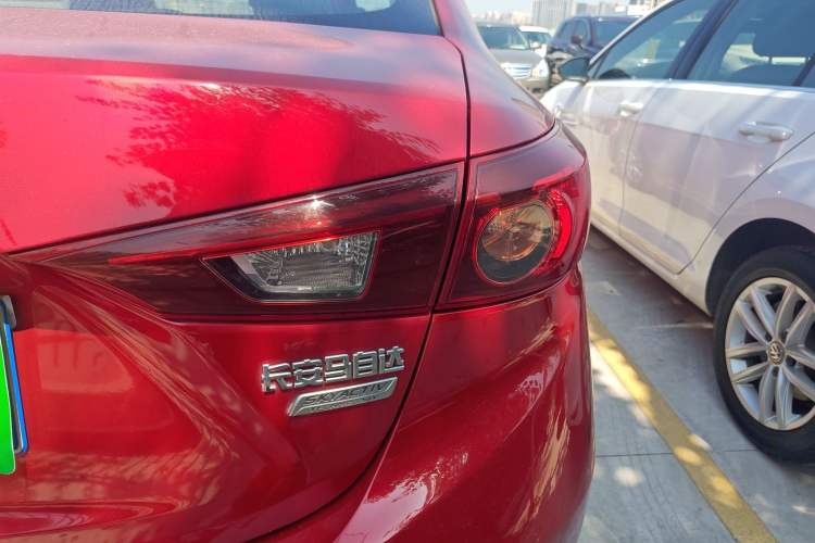 Used Mazda 3 Axela 2017 Sedan 1.5L Automatic Comfort Model Emission Standard China V Right Rear Taillight
