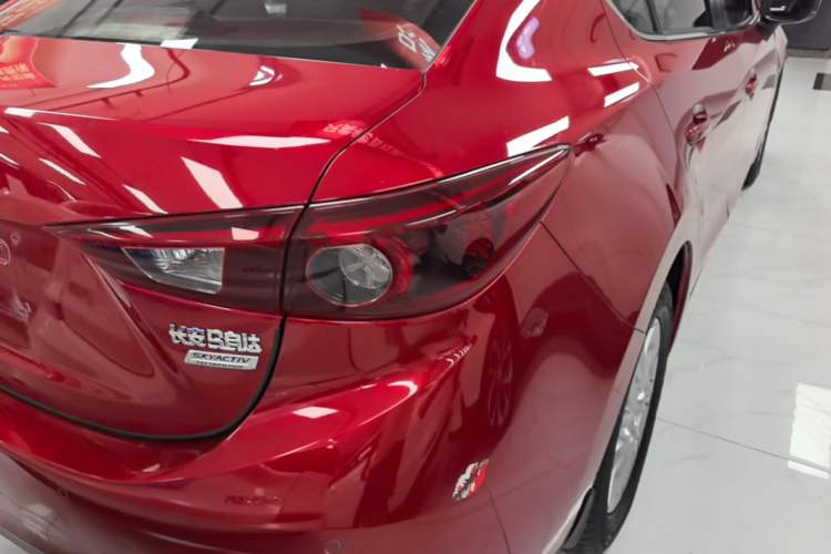 Used Mazda 3 Axela 2017 Sedan 1.5L Automatic Luxury Model Emission Standard China V Right Rear Taillight