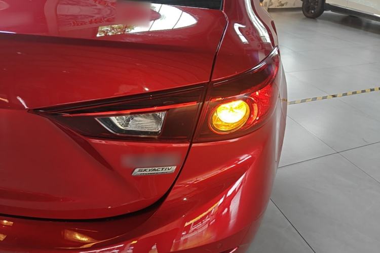 Used Mazda 3 Axela 2017 Sedan 1.5L Automatic Comfort Model Emission Standard China V Right Rear Taillight