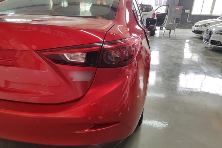 Used Mazda 3 Axela 2017 Sedan 1.5L Automatic Luxury Model Emission Standard China V Right Rear Taillight